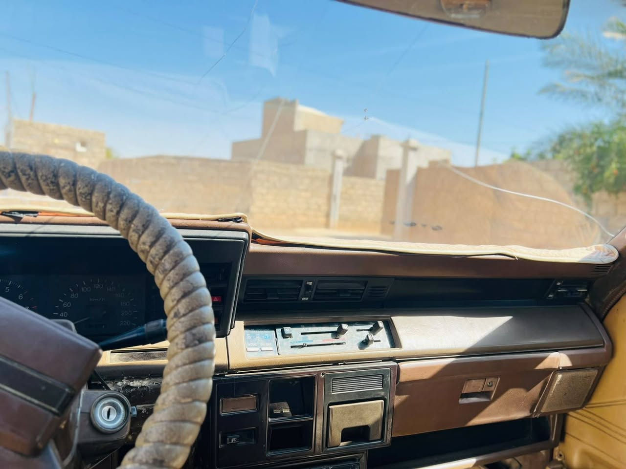 السلام عليكم 
سوبر للبيع موديل 84 رقم نينوى انگليزي سنويه 2031  شرط لا صبغ ولا معجون شرط وكاله او تحويل السعر 37 وبيها مجال 

للأستفسار : ***********
