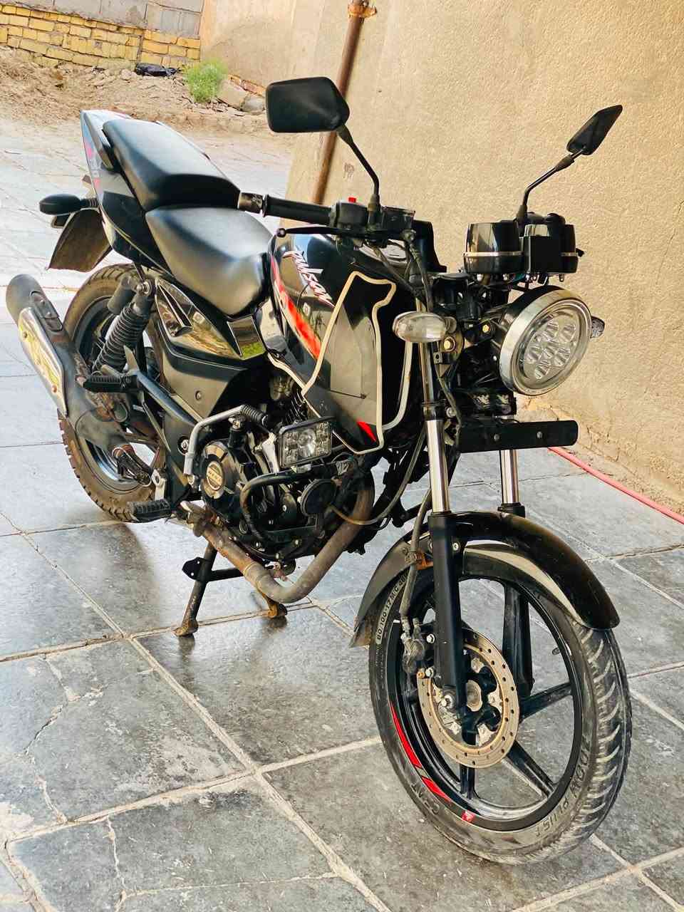 سلام عليكم بوكسر خفاش موديل 22نضيفه كلش الوراق بجهك ع ترقيم مفتوحه فقط بوشه لأصليه وكاله شراي يتصل *********** ملاحضه دراجه شغله من طول لطول كلشي بيه جاهز شغل وطلع بكل وقت
