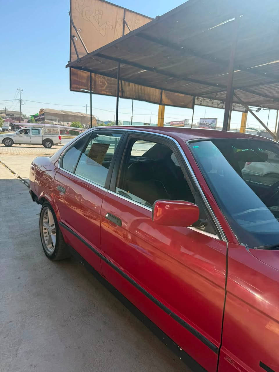 السلام عليكم مرخصة الادم
BMW 520i 
مسكر فانوس
السياره بدون ضربه قويه لا لغود ولا شواصي وبدون خياسات وعضمته حلوه 
بطاين صاج ملكي 
دركه M ايرباك 
مكينه وكير جدد + مسوي ادامه للمكينه
لسياره بيه نواقص بسيطه + رقم بغداد تحويل مباشر 
سعره 44$ وبيه مجال
للتواصل:هـ ***********
