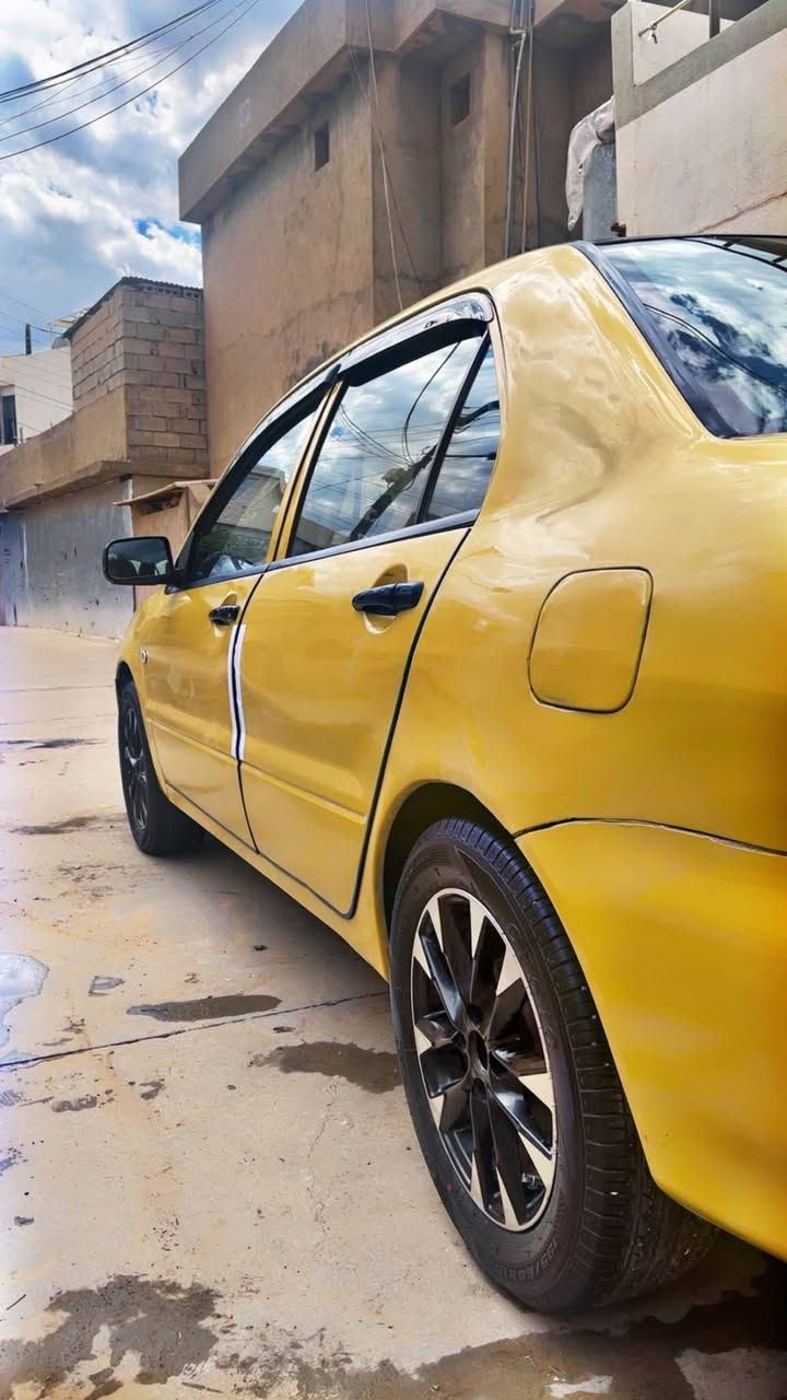 لانسەر مۆدێل ٢٠١٠ 
مەکینە گەورە ١٥
چوار ویل و تایەی لۆکم خستۆتە سەر 
دەعامیەکانیم بۆیاخ کردووەتەوە 
سەقفی لە دەرەوە رەشم کردووە بە لەزگە لە ناوەوەش قوماشی بیلایم بۆ گۆریوە سەقفەکەی کردومە بە رەش زۆر تایبەتە 
ناو سندوقی کامل کردووەمە بە جڵد 
هەموو گیانی مەزبووتە و تازە سێرڤزە 
بێ تەقەو رەقەیە و هی دەستی خۆمە نە مەعرەز چیم نە ماعمەلەی زۆر دەکەم سعرێک لە سەرو ٤٢ گەڵاوە بڵیت ئەڵێم پیرۆزت بێت ئیشم بە پارەکەیەتی 
ناونیشان: هەڵەبجەی شەهید 
نامە بنێرن 
یان پەیوەندی بکەن بەم ژمارانەی خوارەوە ڤایبەر و واتسئاپ لەسەر ئەم ژمارەیە***********
*********** حلبجة, السليمانية
