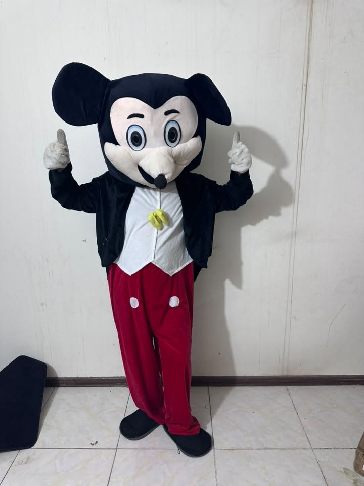 ملابس تنكرية للبيع
***********
