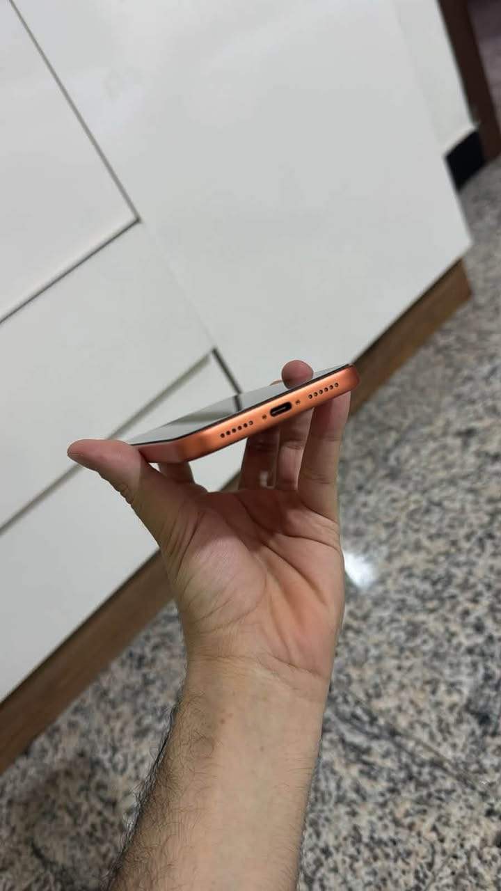 آيفون ١٧ برو ماكس • ٢٥٦ • بطارية ٩٣
