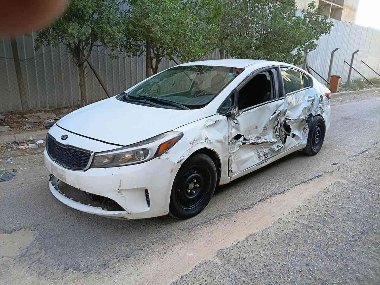 سلام عليكم للبيع كيا فورتي
رقم بغداد النكليزي 
2018 بغداد تحويل مباشر
السعر 72 وبيها مجال  
ابيع ع حادثه شغاله وتمشي واللاستفسار 
***********
