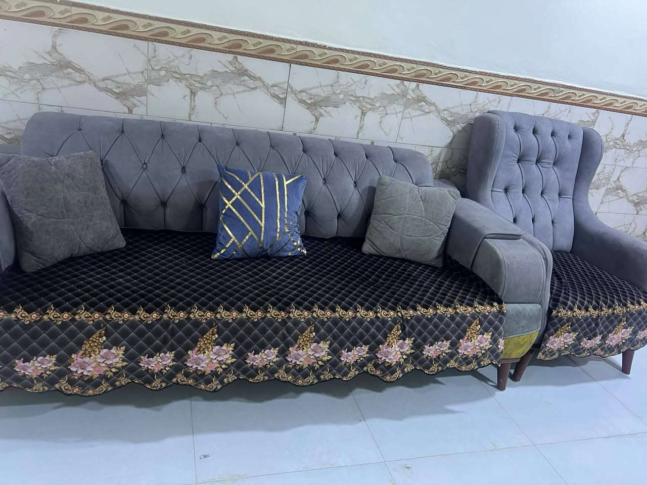سلام عليكم  عندي غراض  بيت لبيع نضيفات  الستفسار وتساب***********
