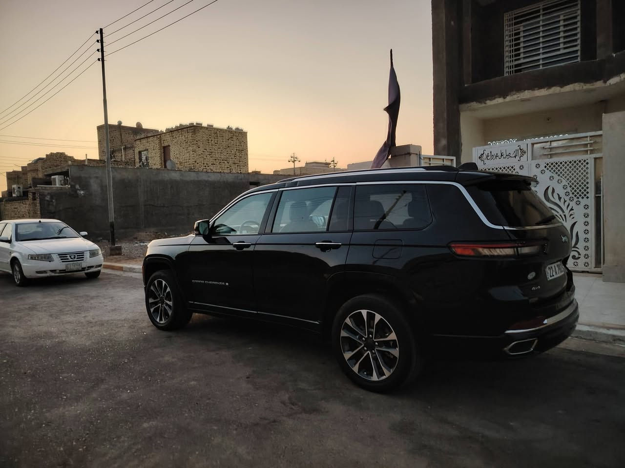 جيب اوفر لاند ٢٠٢٣ لون اسود ملكي 
المحرك: HEMI V8 سعة 5.7 لتر
القوة: 357 حصان
العزم: 529 نيوتن متر
القير: أوتوماتيك 8 سرعات
الدفع: 4×4 / AWD
المقاعد الاماميه حار بارد + كهرباء وخزن 
شاشه كبيره فيها نظام اندرويد
انضمه قياده +جكات
فتحة سقف بانوراما
ماشيه 46 الف مايل
صندوق كهربائي والكشنات الخلفيه كهرباء
نضام سماعات Mclntosh
الحادث جاملع امامي
للستفسار الاتصال على الرقم
***********
