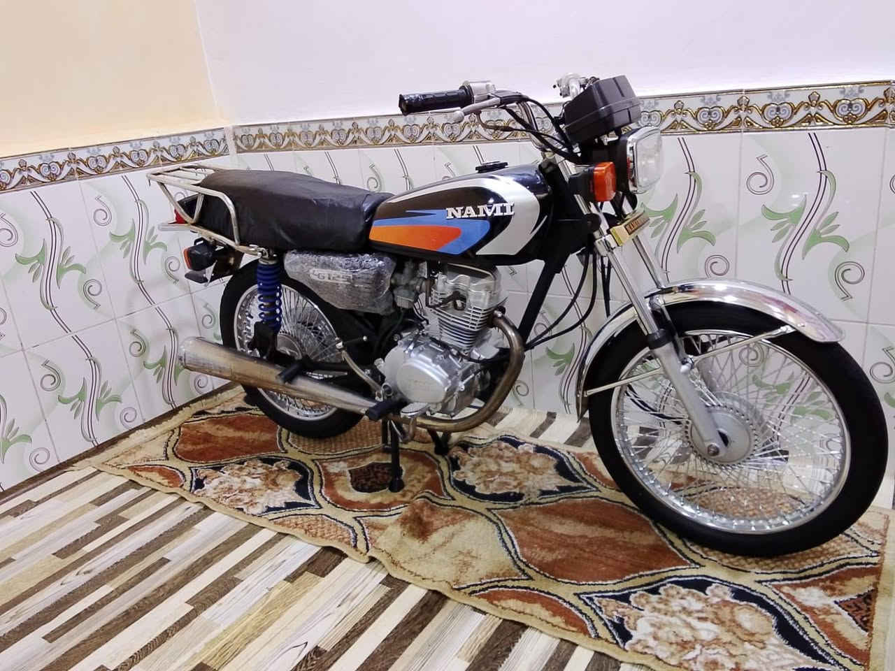 السلام عليكم دراجه موديل 2021 طالعه بال 22 اوراق اصليه السعر 850 وبيها مجال بصره وهذا رقمي في واتساب ***********
