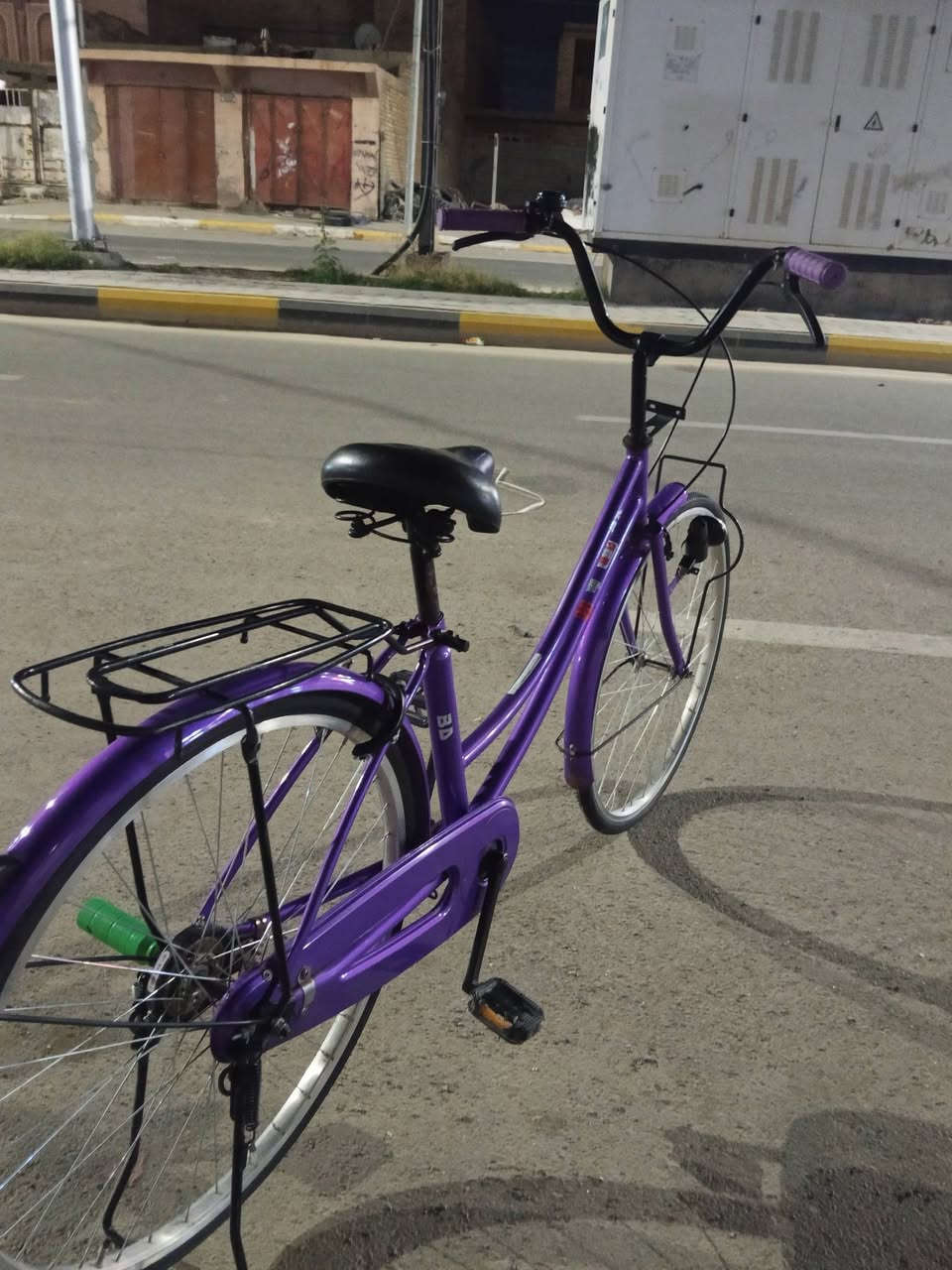 بايسكل للبيع شركة BD جديد صارلي شهرين مشتري ونضيف مابي شي العنوان زين القوس للاستفسار راسلني فيس او اتصل *********** موشراي لا تعامل السعر 130
