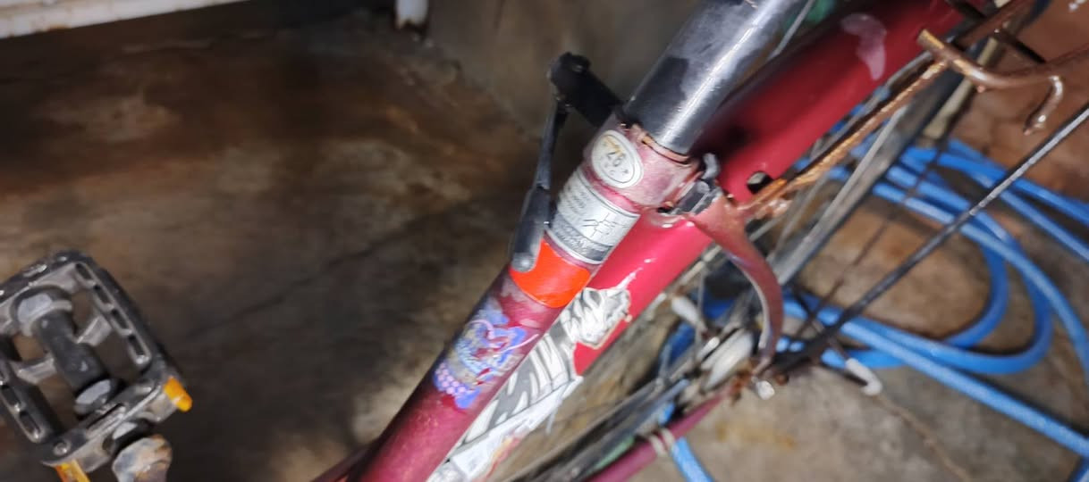 سلام عليكم بايسكل 26 كل جديد يرادله بس چوب مال وره تايراته كلش جدد السعر 65    ***********
