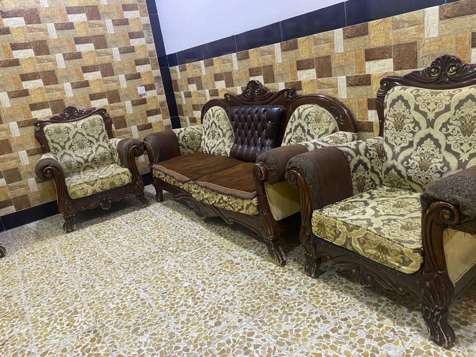 قنفات للبيع
السعر ٢٠٠ وبيهن مجال للشاري فقط

عنوان حي الفلاح الثانيه 

***********
