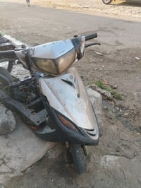 دراجه ماكس ينرادلها غطاء للدشلي الهند وتقاَل ابيعها فحم في فحم ب ١٢٥