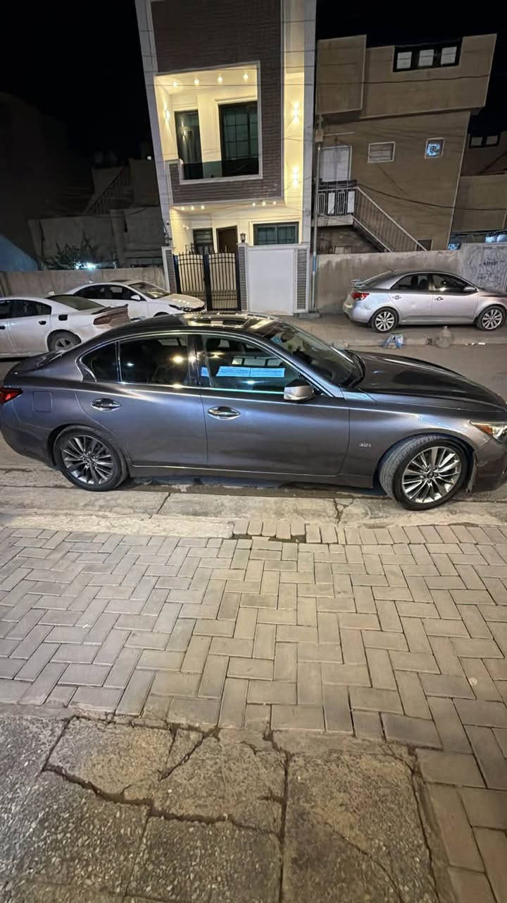 � للبيع — Infiniti Q50 2018 | 3.0 Twin Turbo
إنفينيتي Q50 موديل 2018 🇺🇸
🔹 وارد أمريكي
🔹 كلين بدون حادث
🔹 ممشى 90 ألف ميل
🔹 محرك 3.0L Twin Turbo
🔹 لون رمادي مميز
🔹 داخلية جلد أسود نظيفة ومرتبة
🔹 جنوط إنفينيتي أصلية
🔹 فتحة سقف
🔹 كاميرا خلفية
🔹دخول ذكي بدون مفتاح مع نظام ترحيب
🔹 تشغيل بصمة/زر
🔹 تحكم ستيرن ومواصفات كاملة

🔥 السيارة نظيفة جداً ومستخدمة استخدام شخصي
الفحص متاح للجادين، والسيارة حاضرة للفحص.

💰 السعر: [21 مليون دينار]

📍 بغداد
📞 للتواصل: [***********]

Q50 3.0T — قوة وأداء وفخامة الإنفنتي.
