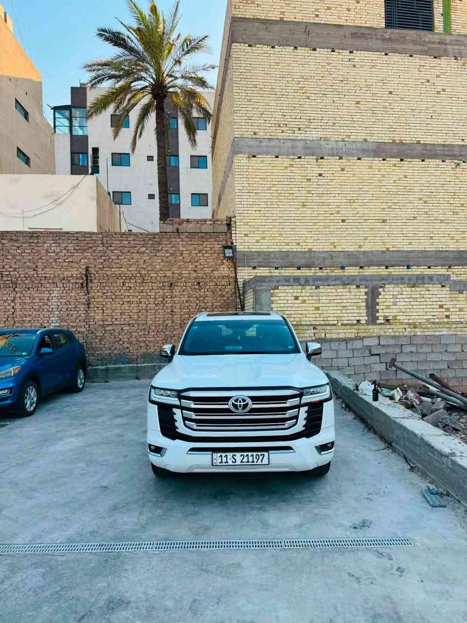 سلام عليكم 
لاندكروز 2023vxr

السياره اعلى فئه بل لاندكروز السياره ساز
ماشيه 100الف كيلو متر 
السياره صيانته من البرغي للبرغي بساز ترايه وكاله 
موجوده الوصولات كله مال  ساز
4بوب شفط صندوك شفط
تبريد كشنات وتدفئه 
داته شو 
سلايد 
ثلاجه 
3شاشات بلادي 
السياره كلش كلش نضيفه ربع ماتصرف عليه 
مكاني الجادريه 
سعره 690 ورقه وبيه مجال بسيط 
***********
