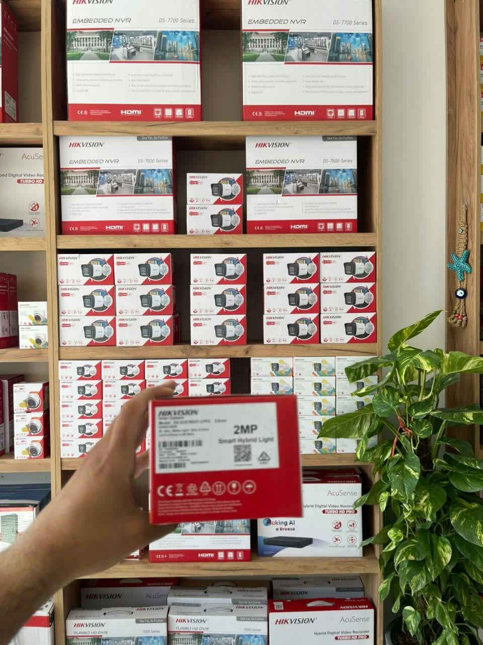 خدمة تركيب وتثبيت كاميرات المراقبة أينما كنت
لحماية بيتك، محلك، أو شركتك بأحدث تقنيات المراقبة وبأعلى جودة:

​تركيب وبرمجة أحدث أنظمة الكاميرات (دقة عالية HD / الليلية / الملونة)

​ربط مباشر على الموبايل لمتابعة المكان من أي مكان بالعالم

​ترتيب وتنسيق التمديدات بصورة مرتبة وبدون تشويه للديكور

​صيانة ودعم فني للأنظمة السابقة والجديدة

​للحجز والاستفسار، يرجى الاتصال على الرقم: ***********
