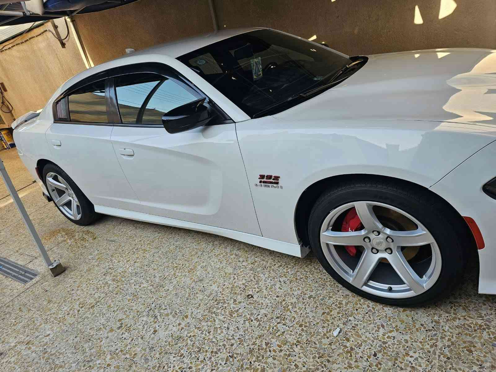سلام عليكم جاجر هيمي رقم بغداد إنكليزي بسمي حادثه بنيد فقط بيه بارد 8سلندر هيمي سياره فول مواصفات ماشيه ٨٠الف استعمال شخصي موديل ٢٠٢٠ سعره ب ٢٥٥مع مجال ترهم مرواس بجارجر أو أوباما موديل حديث *********** اتصل اووتساب
