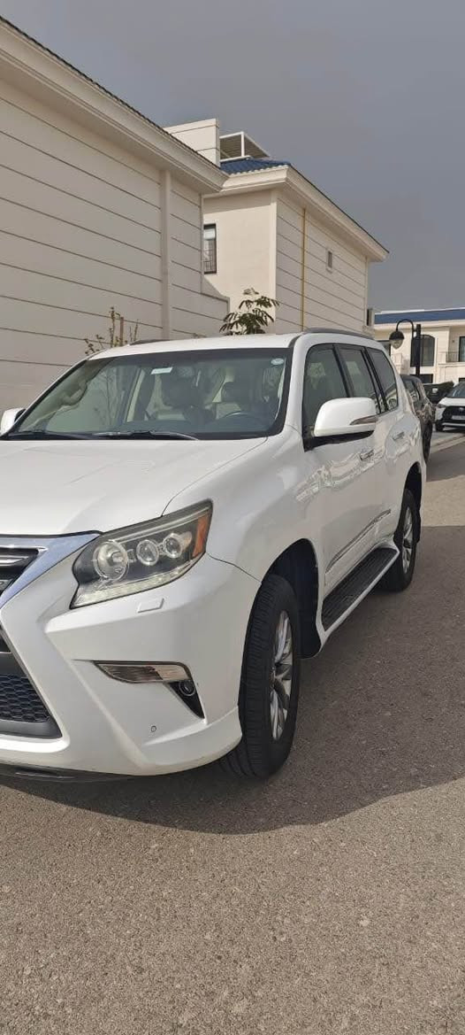 لكزس GX 460 — سيارة SUV موديل 2014 فوول مواسفات‌‌‌‌- بێ سبووغ- یەک دەست شرکە سردار

*********** - موبايل

ماشي 190 الف كيلو متر  ايد واحد استلام شركة سردار 

المحرك والأداء
 • المحرك: V8 سعة 4.6 لتر
 • القوة: 301 حصان
 • العزم: 446 نيوتن.م
 • ناقل الحركة: أوتوماتيكي 6 سرعات
 • نظام الدفع: دفع رباعي FULL TIME 4WD
 • نظام الدبل: خفيف وثقيل
 • استهلاك الوقود: تقريباً 7–8 كم/لتر 
الأداء على الطرق
 • نظام Multi-Terrain Select للتحكم على التضاريس
 • نظام Crawl Control للتسلق على الطرق الوعرة
 • قفل تفاضلي مركزي
 • نظام KDSS لتحسين ثبات السيارة عند المنعطفات
الركاب والمساحة
 • تتسع لـ 7 ركاب (3 صفوف)
 • صف ثالث قابل للطي لزيادة المساحة
الراحة الداخلية
 • مقاعد جلدية فاخرة
 • مقاعد أمامية مدفأة ومبردة
 • مكيف ثلاث قطع مستقل
 • شاشات عدد ( 3 ) كبيرة
 • فتحة سقف 
 • نظام صوت فخم من شركة  Mark Levinson 
أنظمة الأمان
 • 10 وسائد هوائية
 • نظام الثبات الإلكتروني VSC
 • منع انزلاق العجلات TRAC
 • كاميرا خلفية + حساسات أمامية وخلفية 
 • كاميرا 360° 
 
التجهيزات الخارجية
               • مصابيح LED أمامية وخلفية
 • ويل حجم 18 بوصة
الميزات الإضافية
 • مقاعد كهربائية 
 • تحكم ثبات في المنحدرات
 • مرايا جانبية قابلة للطي كهربائياً
 • مفتاح ذكي + تشغيل بلا مفتاح
 •  مثبت سرعة ذكي (Cruise Control) 
رادار امامي متكيف
 
السعر 320 ورقة وقابل للتفاوض  
العنوان : محافظة اربيل 
       *********** للتواصل أربيل, العراق
