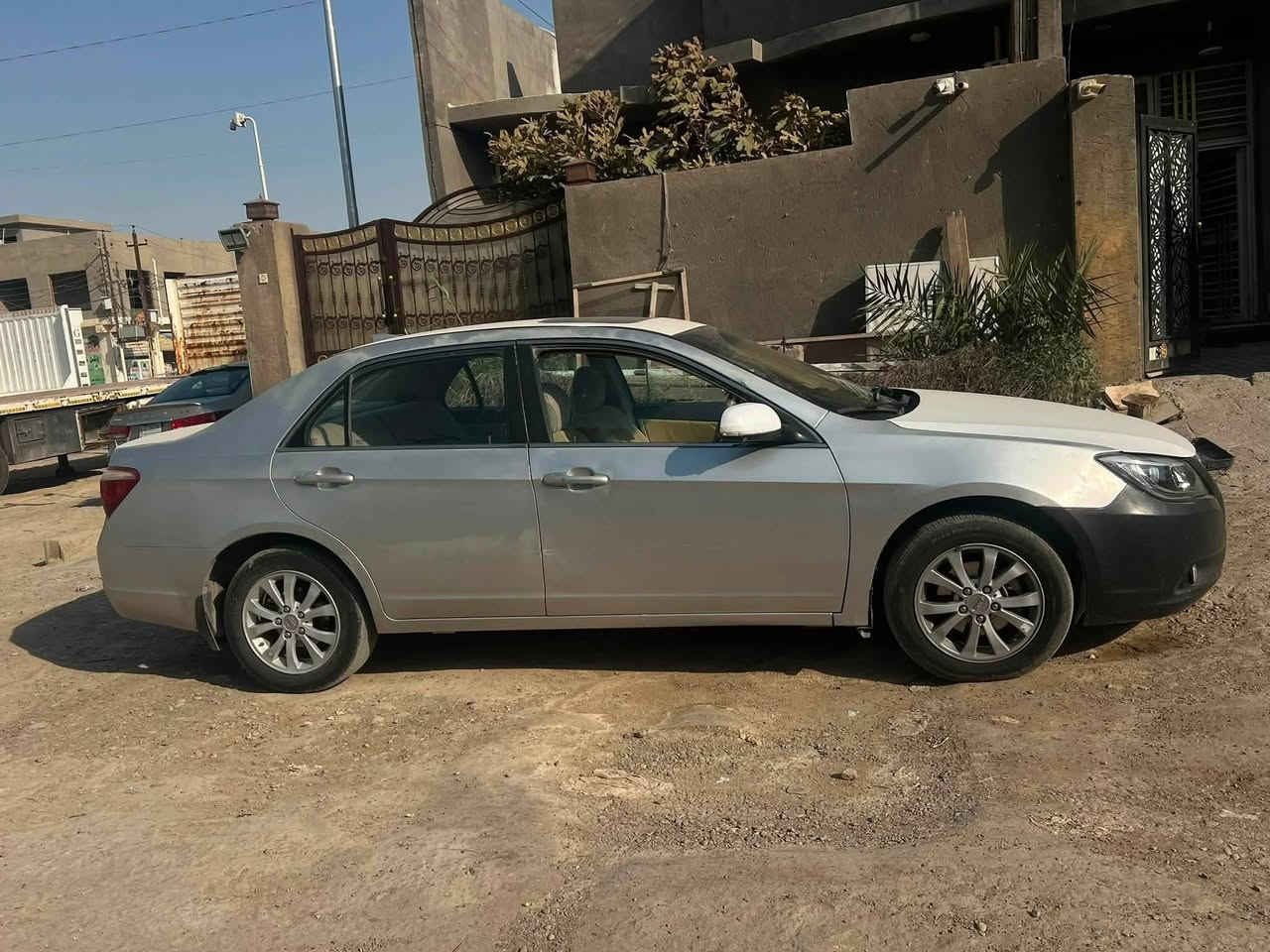 F7 ٢٠١٤ • مكينة ٢٠٠٠ • بلاديه بدون صبغ