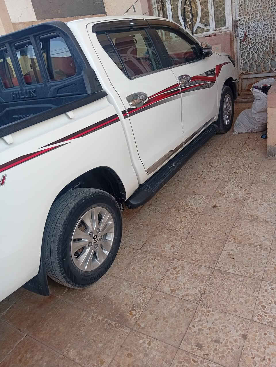 للبيع موديل 25 تماتيك رقم ذي قار.   فول مواصفات.   ماشيه 30 الف.   فقط.     العنوان ناصرية      ***********
