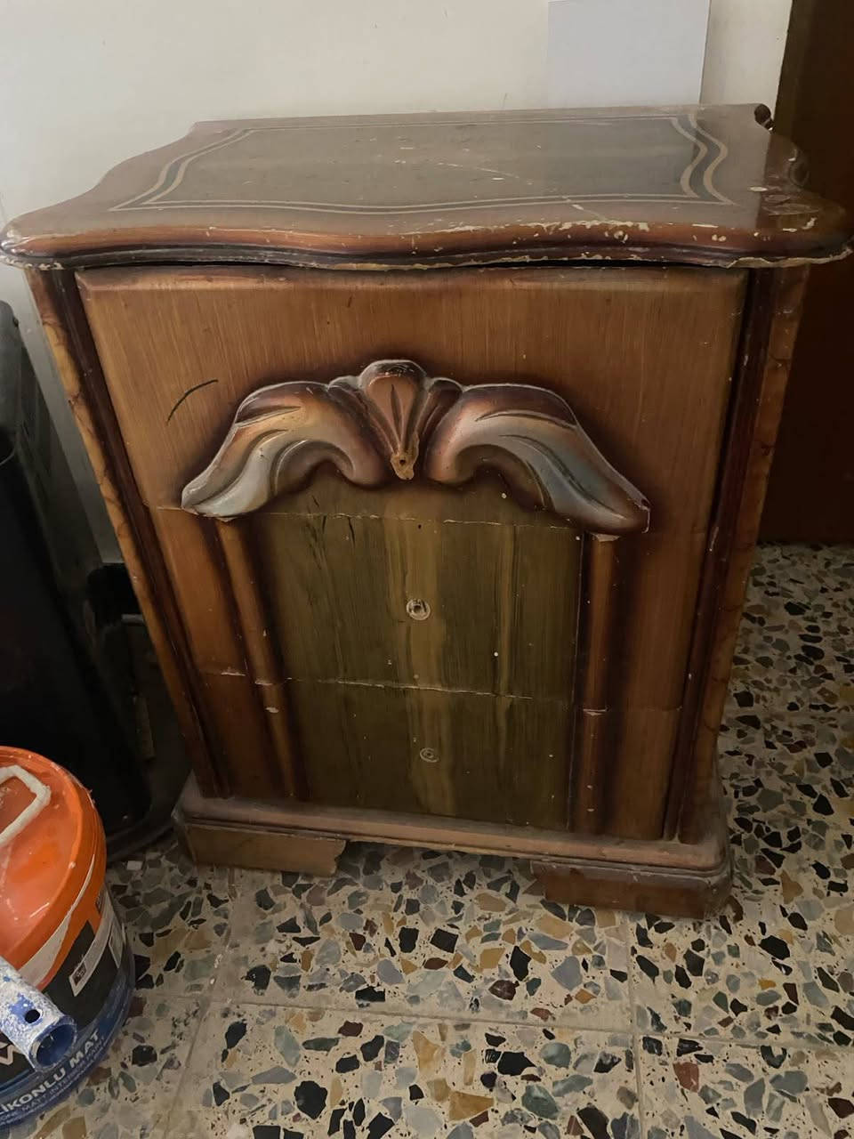 السلام عليكم جربايه حديد تكمه  السعر 18 وميز جرارات 8 ورحله والساعه 4 الرقم:7509593856
