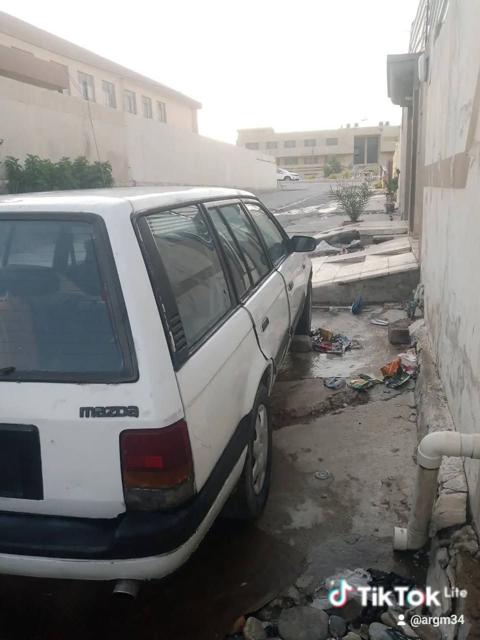 مازدا للبيع الموصل السعر14ورقه وبيها مجال رقم نينوى شرط التحويل ***********
