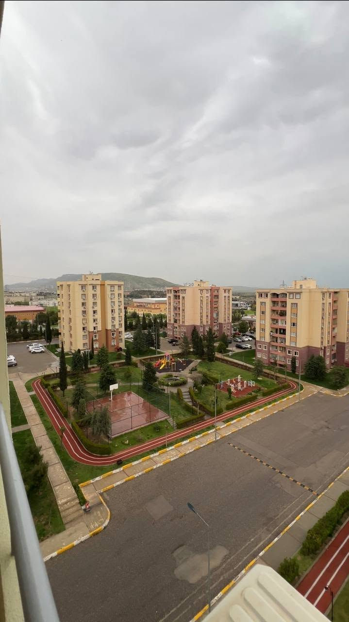 🏡 فرصة قد لا تتكرر… هل ستكون من نصيبك؟
🌿 واجهة بإطلالة مفتوحة تمنحك الهدوء والخصوصية.
 شقة A مرممة بالكامل
مساحة 140م
طابق اخير
جنوب.شرق
لمعرفة السعر:
***********
*********** دهوك, العراق
