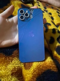 ١٢برو مبدل شاشه وبطاريه وضهر مكسور سعر٢٠٠وبي مجال بسيط مكان بغداد ٠٧٧٤...