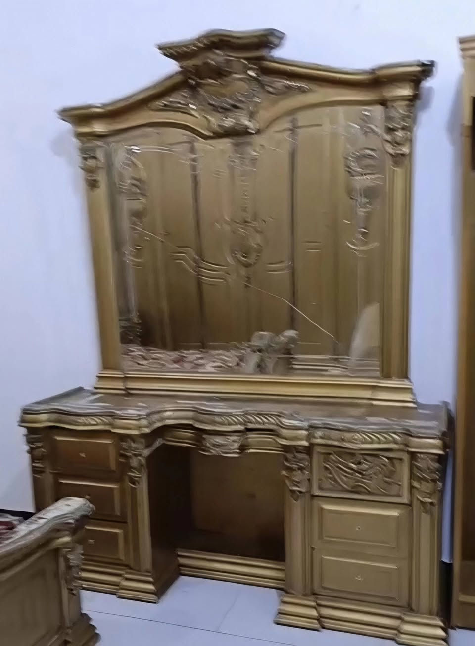 غرفه مصريه للبيع زان ملكي السعر مليون وبيه مجال للتواصل ***********
