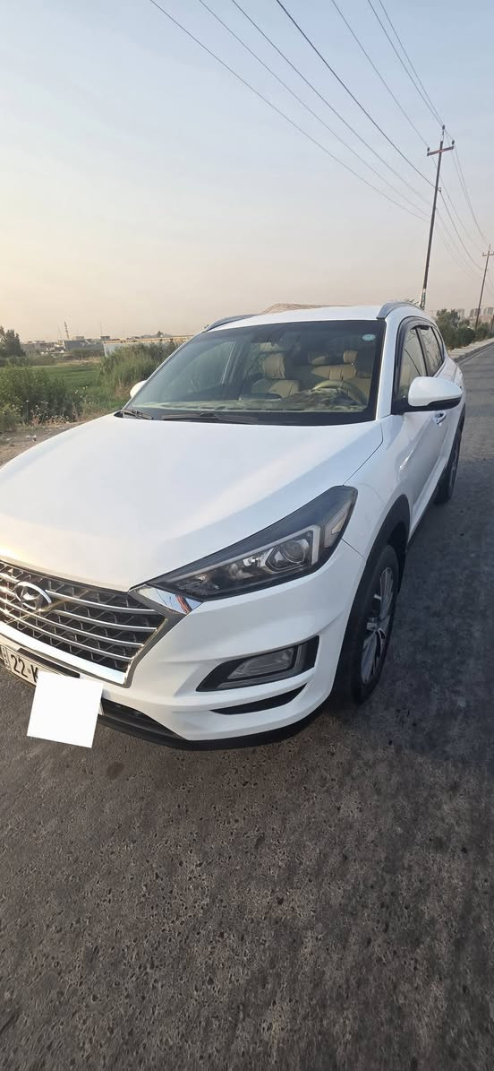 السلام عليكم توكسان 2019 خليجي ماشيه 184 الف مكينة وكير شرط بيها صبغ بداية البنيد بدون دواخل وتعديل بارد بالصندوق مؤشر بالصور للاستفسار عن السعر الاتصال على الأرقام
 ***********
***********

