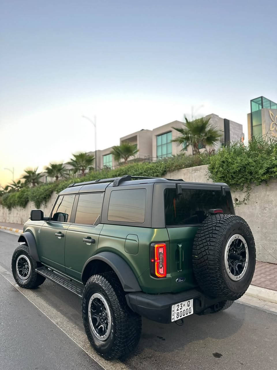 سلام عليكم 

فورد برونگو 2022 Wild trak🇺🇸🇺🇸

السيارة بيهة قبغ صندوق صبغ فقط بدون تبديل بدون ايرباك 

مكان السيارة سليمانية 

محرك 6 سلندر توربو چارج 

مواصفات wild trak
شاشة جبيرة 
كامرات ٣٦٠ درجة 
رادار ٣٦٠ درجة 
شحن وايرليس 
اطفاء ذاتي 
حساس امامي و خلفي 
5 دكم السيارة 
شاشة اندرويد 
كشنات جلد 
كشنات كارباء جهتين 
كشنات هيتر 
استيرن هيتر 
بصمة ابواب 5
تشغيل عن بعد 
گيج الكتروني 
نضام AUX
دعامية امامي حديد رابتر 
بلاجيكتور رابتر 
دبلات foox
لوييات رابتر 
فندرات عريض 
لايتات ليد 
بگلايت ليد 
فور ويل 4*4
سقف متحرك 
داخل جلد لونين كلش مميز 
ماشية ٦٥ ميل فقط 

السيارة مغلفه PPF طافي ضمان ١٠ سنوات 
بيهة كتاب تضليل 80% 
السيارة مصروفة علي كلش اهواي و بلواقع احلي 
كير و مكينة كله ابشرط بدون اي خلل 

سعرة ٣٧٠$ بي مجال 

رقمي *********** 

السيارة بسمي ابشرط تحويل او وكالة
