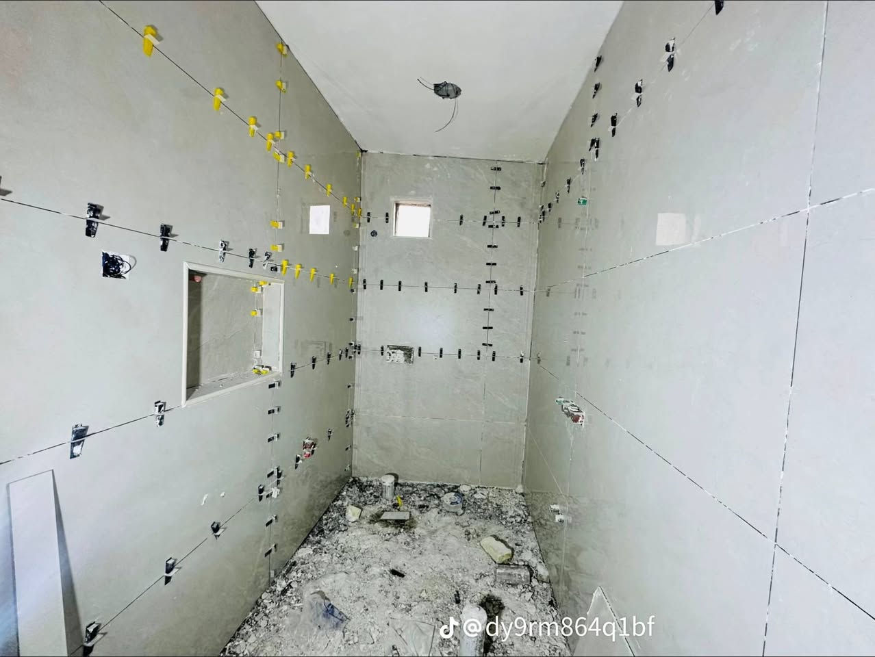 السلام عليكم خلفة سيراميك شغل درجه اولى واسعار مناسبة جدا متفرغ حاليا اشتغل في جميع مناطق البصره 
مراسلة الصفحه او الاتصال على الرقم   ***********
