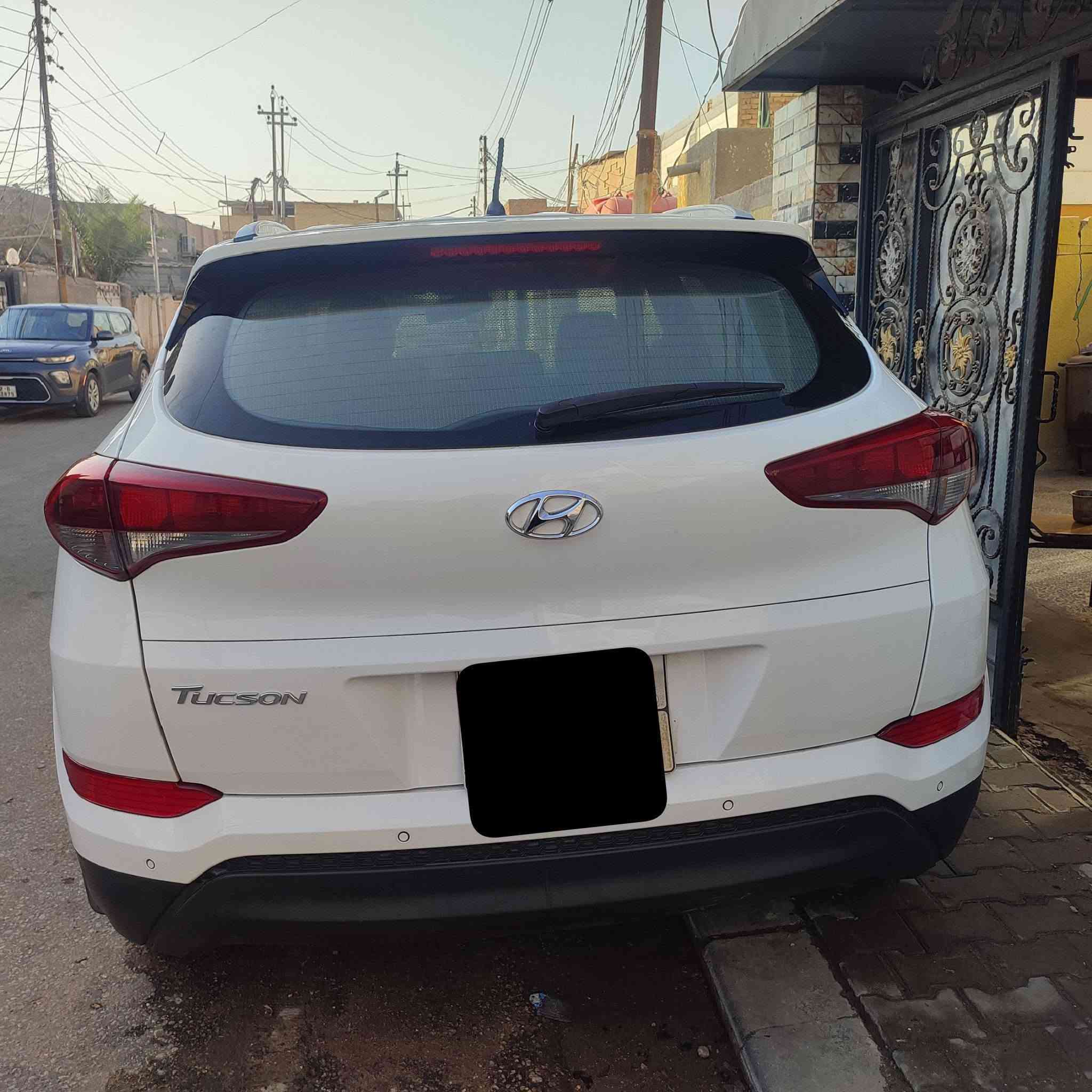سياره توكسان موديل /١٨وارد خليجي فول مواصفات كير وحداديه كله جديد وضع الشركه تبريد ثلج قطره صبغ مابيه السعر المطلوب ب١٦٥ وبيه مجال رقم الهاتف/*********** /المكان النجف
