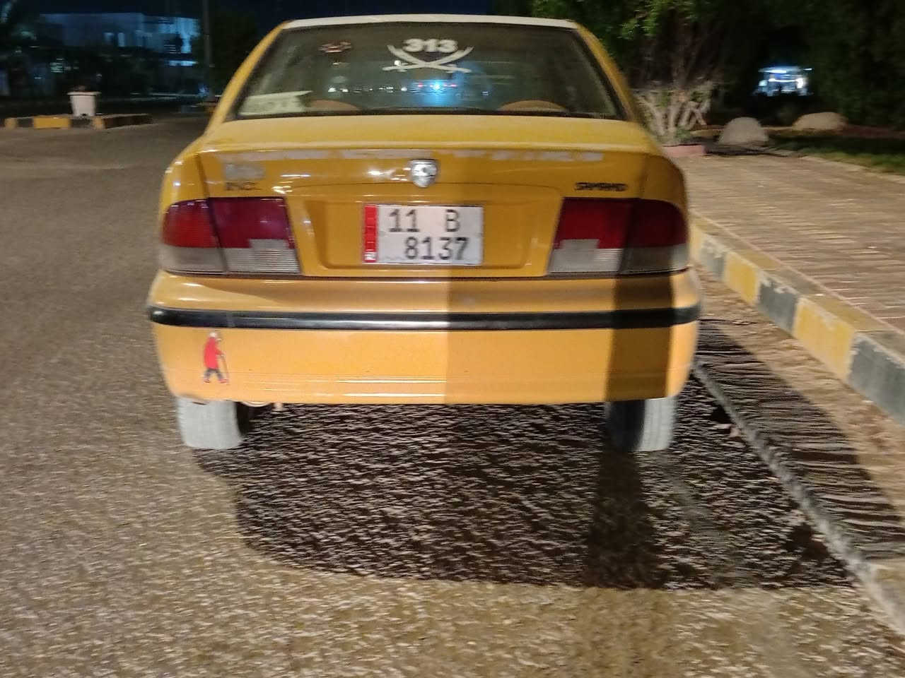 سياره جديده. حلوه. كشر دواخل كله نصيف. رقم نكليزي. شوكت ما تريد تحول.   بيها تنقيص. بسيط.  ترايك وين ما تحب.   سعر ٢٣ وبيها مجال قليل مكانها الحريه.   النجف.  فقط بيع بدون مراوس. ***********
