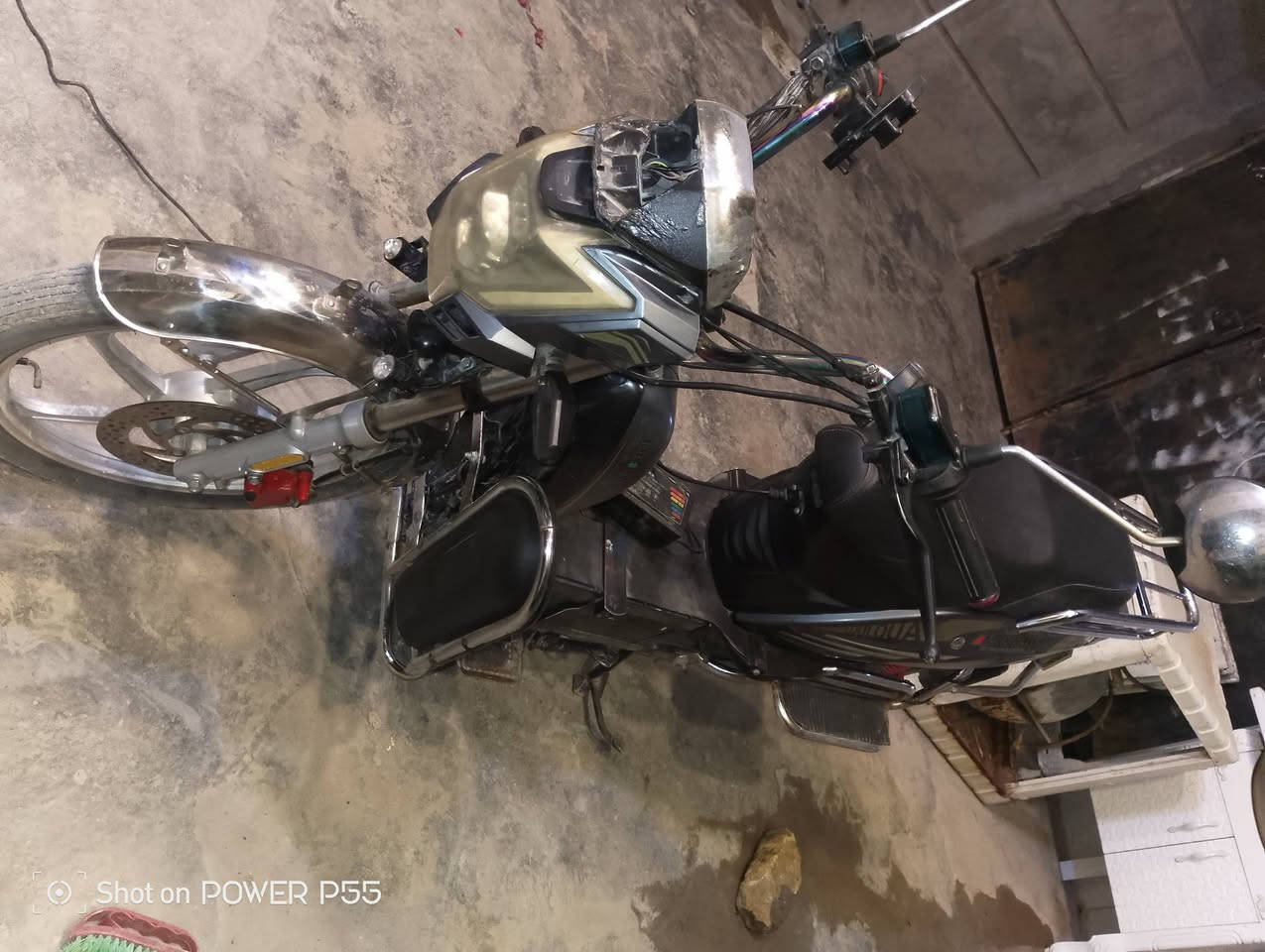 ماطور شحن للبيع نضيف نوع هارلي 2025 سعره 475 بي مجال بسيط للشراي مكانه الفلوجه حي الشهداء جبيل ***********بي واتساب

نص مكتوب في الصور:
- Shot on POWER P55