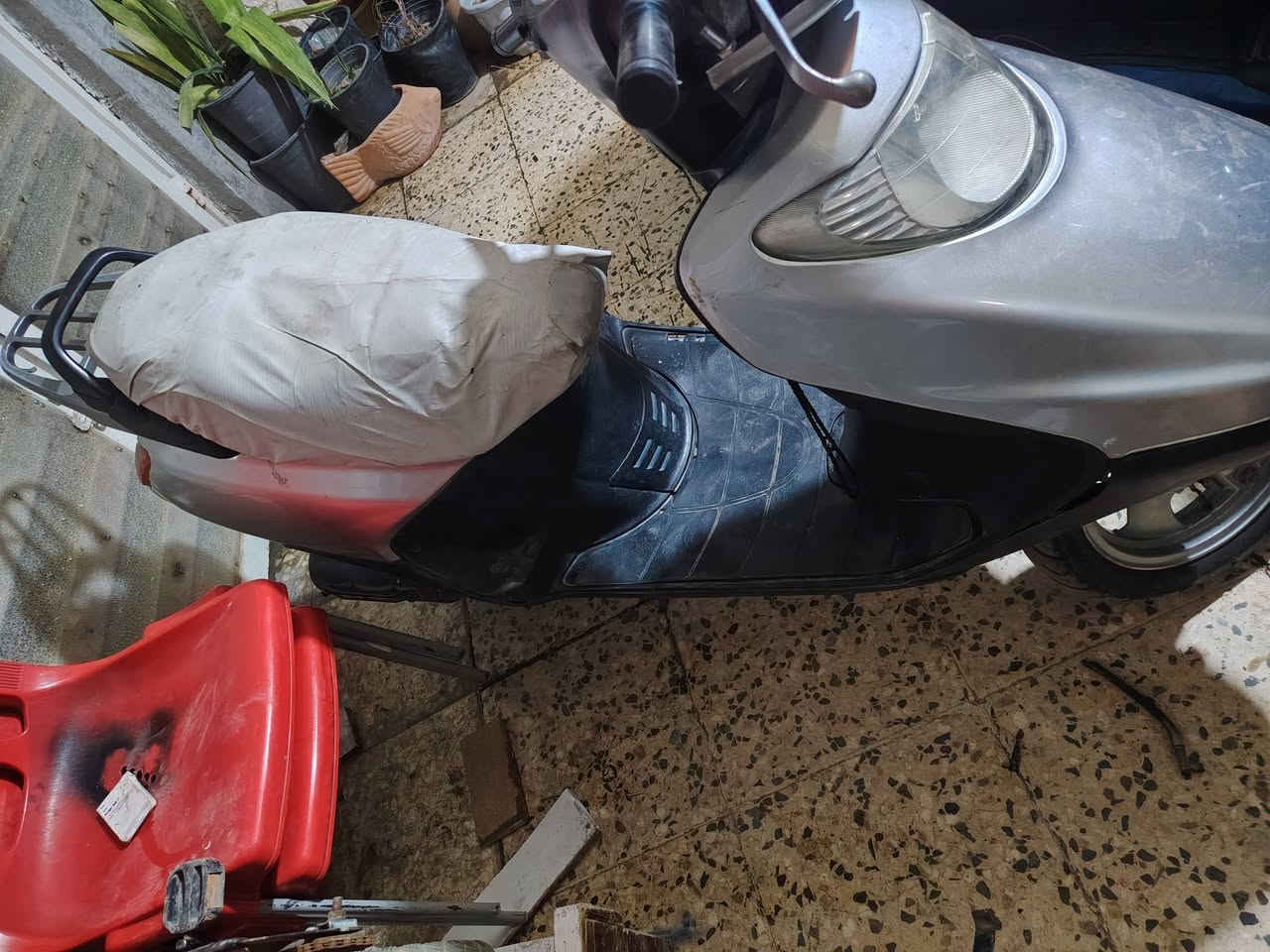 سلام عليكم دراجه سبيسي للبيع
مكينه قبل سبوعين عدته كله جديد لا دخن لا تنقص نكره كل وقت مابيه شي شغاله سلف هندر 
سعر ٣٥٠ بيه مجال
مكاني بغداد الامين الثانيه 
رقمي ***********

