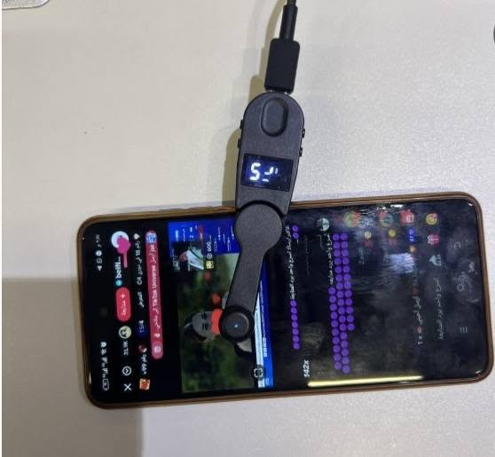 🔥 جهاز النقر التلقائي للشاشات D-007 مع شاشة عرض رقمية 🔥

📱 ودّع النقر اليدوي المستمر!
جهاز D-007 يحاكي اللمس على الشاشة بشكل تلقائي، ويساعدك على تنفيذ النقرات بسرعة وسهولة.

✨ المميزات والمواصفات:

✅ جهاز نقر تلقائي للشاشات بمحاكاة اللمس
✅ شاشة رقمية لعرض سرعة النقر أثناء التشغيل
✅ إمكانية ضبط تردد النقر من خلال أزرار (+ / -)
✅ زر تشغيل وإيقاف سهل الاستخدام
✅ مؤشر ضوئي LED أزرق يومض أثناء التشغيل
✅ نقر سريع (Quick Click)
✅ نقر صامت (Silent Click)
✅ سرعة نقر قابلة للتعديل حسب الحاجة
✅ منفذ شحن مدمج
✅ حجم صغير وسهل الحمل والاستخدام
✅ تصميم عملي ومناسب للاستخدام اليومي
✅ الموديل: D-007
✅ النوع: Screen Clicker

💰 السعر: [15.000]

📞 للطلب والاستفسار: [7713495220]

📦 متوفر الآن
🚚 التوصيل حسب لجميع محافظات لباب البيت
