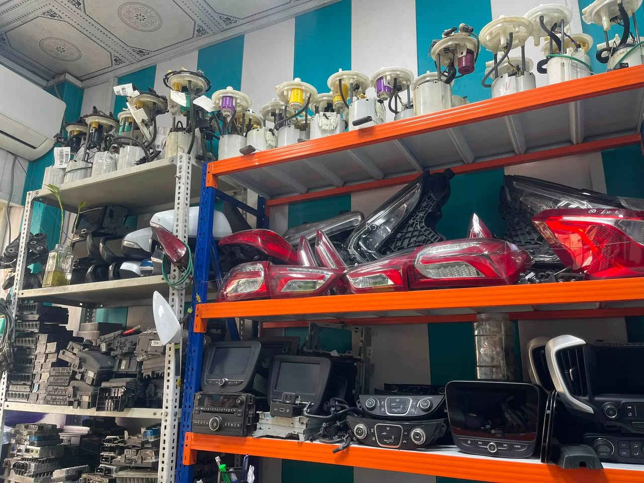 بيت الشوفر2..
لتجارة قطع غيار جميع سيارات الشوفر...لبيع المواد الاحتياطية والتفسيخ لسيارات الشوفرليت ( الماليبو / امبالا /جي ام سي اكاديا/ جي ام سي تيران / شوفر اكونكس/ )...
يتوفر توصيل لكافة محافظات العراق ...
العنوان : بغداد - الشيخ عمر - مدخل ساحة الطيران - الفرع الاول على اليمين - المحل الرابع .
اتصال واتس اب الرقمين  ..مرتضى الساعدي ***********. ***********
***********

