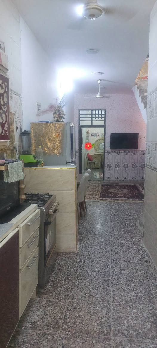 ياالله
بيت للبيع المساحة أكثر من ١٠٠ متر 
العنوان الدسيم الفتحه المقابل قطاع ٧٢ 
بضهر المتنزه أول فرع عاليسار السعر 60 وبي مجال 
رقمي *********** بي واتساب
