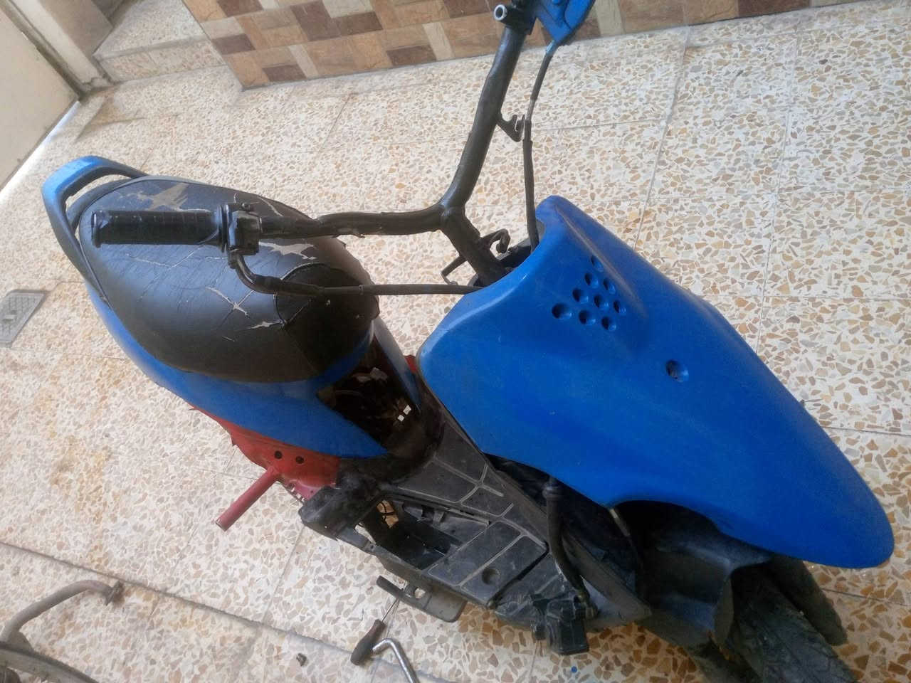 سلام عليكم ماطور نحله بيجي للبيع رجأ اقرأ المنشور زين لاتفوت خاص ودكلي شبي مابي يعوزو بستن فقط وابيعو شرط كلو شغال قبغ الهندر مزود شاصي شرط كلشي مابي تحريكه ومعدل فول رايدو 130 وبي مجال بسيط مكاتي موصل حي الكرامه *********** رقم بي واتساب
