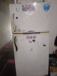 ثلاجه الكبيره تجميد 07710866835 سعرهه 100