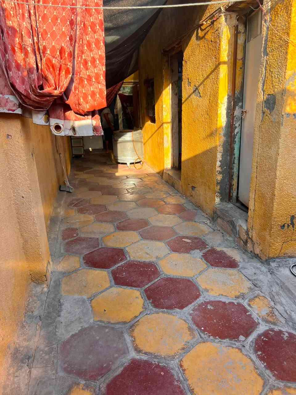 بيت للبيع مساعه95واجهيه4ونص نزال20مصقط خلف عماره المصري الاستفسار***********
