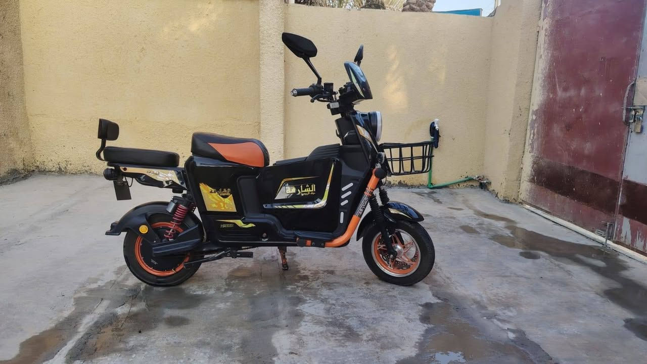 X900 استخدام قليل ضرر بطاريتين فقط
مواصفات كامله فوول
سعر ٤٠٠ بيها مجال قليل
مامتواجد على الفيس
واتساب ***********
