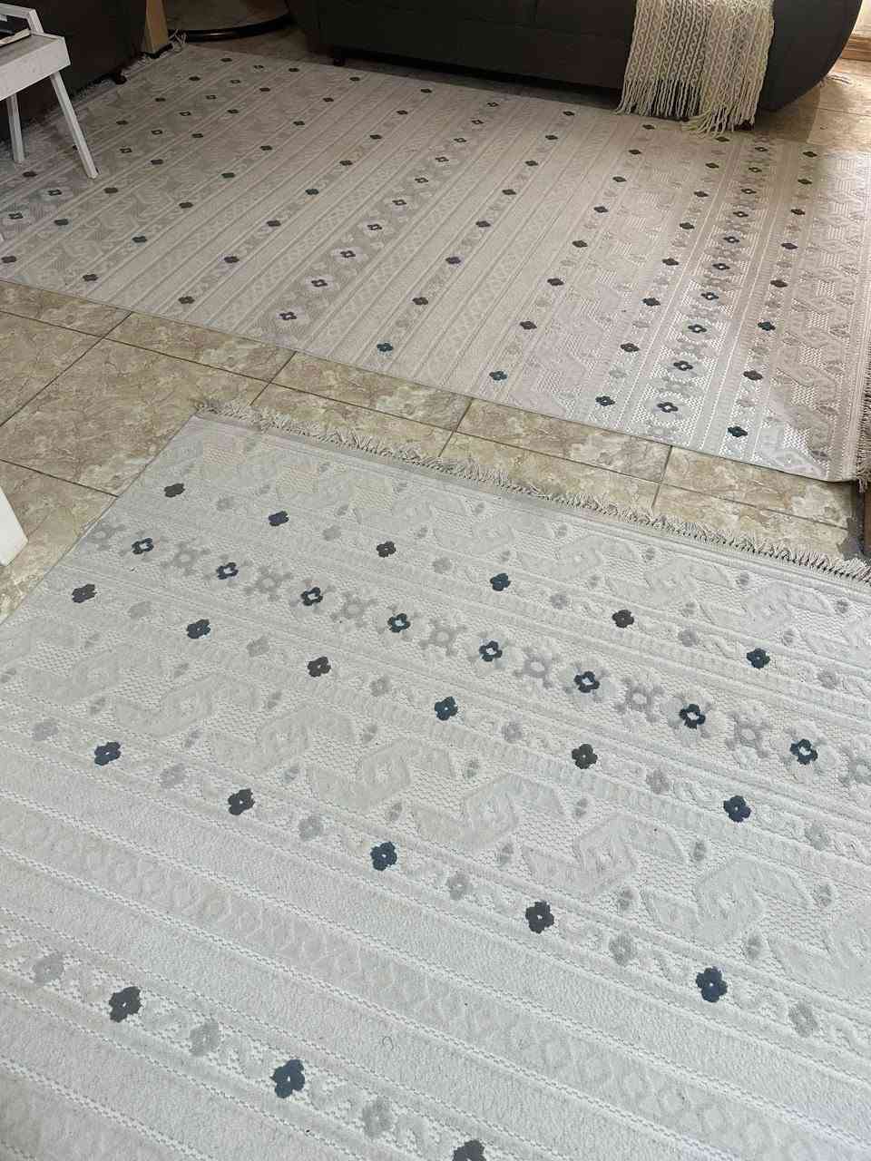 بوهيم نظيفات  النوع الثقيل 
الاصلي الختم مالتهن موجود خلف الزوليه قياسها ٢*٣  ثنيهم ب٥٠ الف مكانهم الشعب
