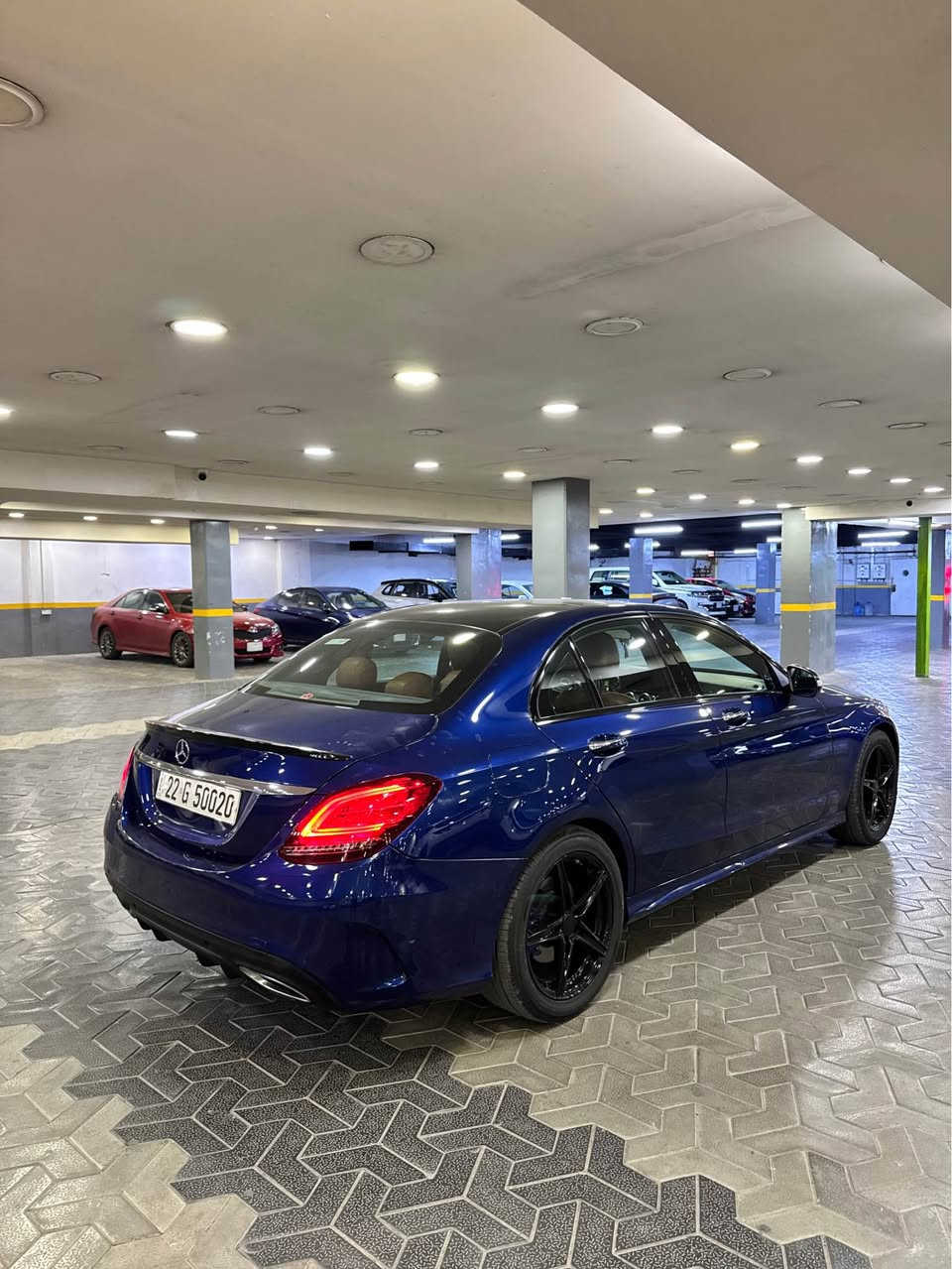 للبيع مرسيدس c300 2020  كت AMG  لون ازرق  بحري مميز     سيارة جديدة بمعنى الكلمة   ماشية 60 Km فقط  رقم اربيل تحويل مباشر باسم المشتري  كير محرك مكفول  وتبريد وكهربائيات وحدادية ايضا   حادثها بسيط  مال امريكا     وبالعراق نطخت من ورة  بالجنطة  ونصبغ بيها  اربع قطع  فقط  بدون داخل بدون ايرباك    سعرها  192   ورقة  مكانها  زيونة  وهذا رقمي *********** سجاد الخفاجي بغداد, العراق
