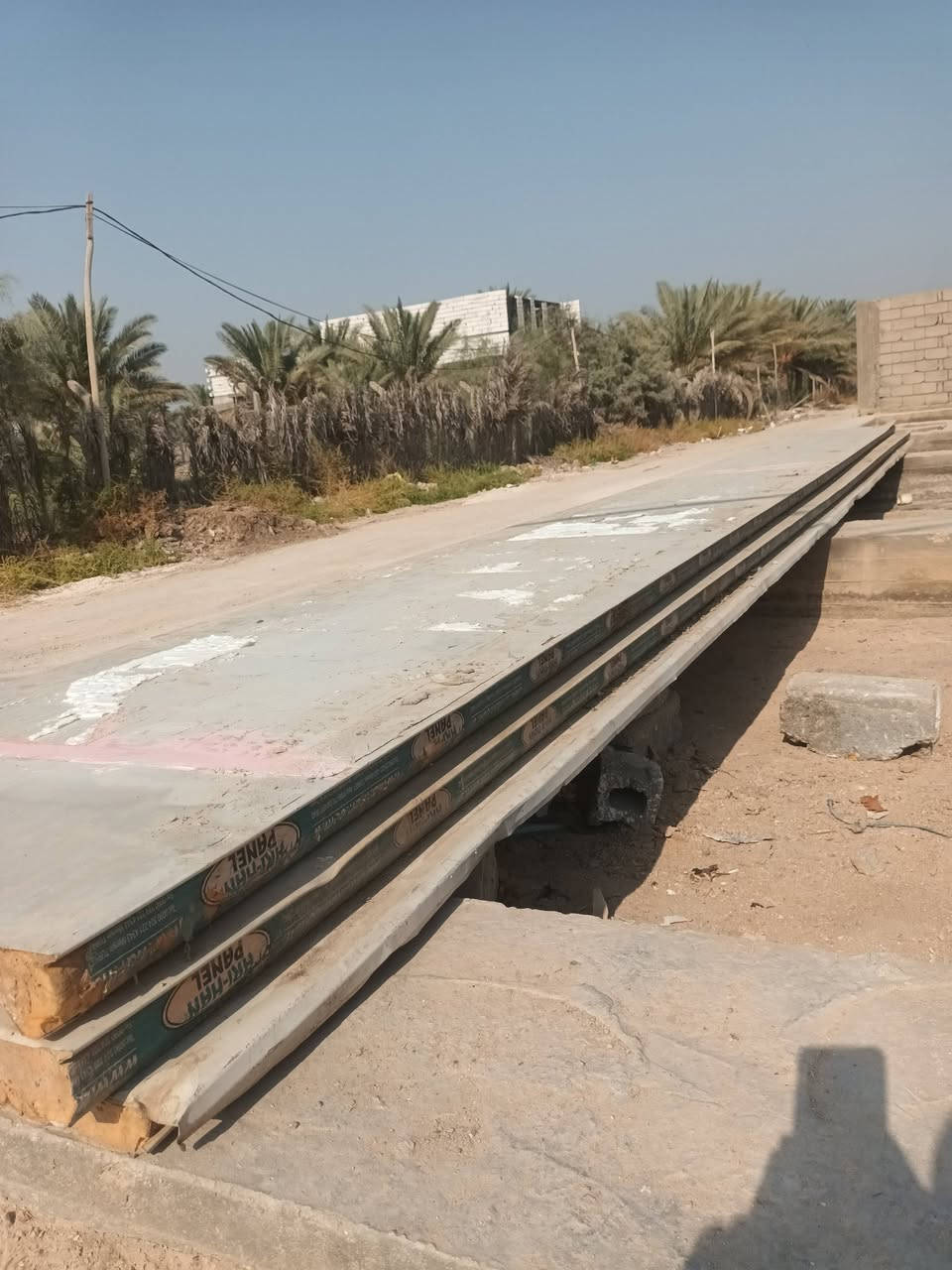 سلام عليكم سندويج للبيع تركي ابو نحله ثقيل ونضيف 3 قطع طول 12متر مكان كربلاء خلف جامعت العميد ***********

