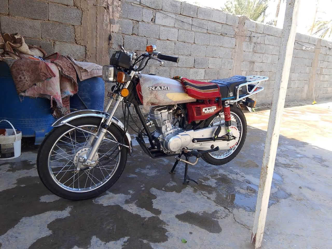 سلام عليكم 
نامه امتياز 3 احرف دراجه (غراض شلامچه) نضافه فــووول كلش نضيفه و مكفوله من كل شي بيها بس اشاره وحده متشتغل والباقي كفالههه موديلها 25 وطالعه ب 26 سعرها 750 ومجالها بسييط 
(مو شراي لا تجي تتفلسف يمي ) ‏‪***********‬‏

نص مكتوب في الصور:
- محمد عبد الله
- اليوم 10:42 م