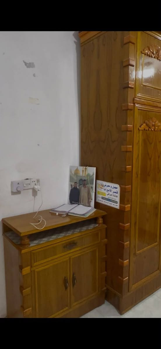 سلام عليكم
غرفه لبيع مستعمله سنه مكان واسط الزبيديه 
اريد ١٧٠٠بيه مجال ***********رقم تلفون واتساب
