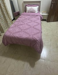 غرفه نفر واحد جديده الاستخدام صارلها سبوعين لون رصاصي سرير + كنتور + م...