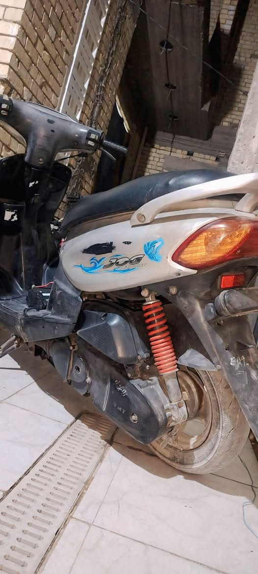 دراجه اي نقص مابيهه كهربائيات كلهه شغاله نگره سلف
شلعه ومعدل خير من الله السعر 400 وبيهه مجال حگ الجيه  ***********
