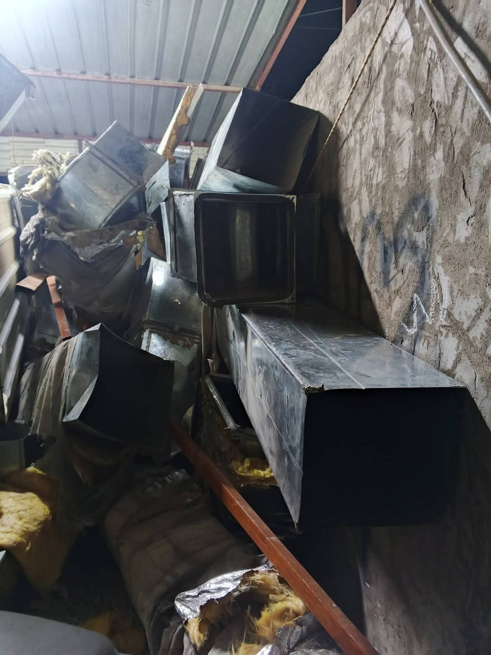 السلام عليكم عندي للبيع دكتات  وجينكو وكيربي وسندويج وبوري مربع انجي ونص مستعمل العنوان بغداد حي التراث رقم الهاتف ***********
