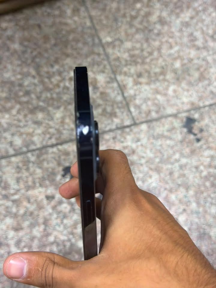 السلام عليكم
ايفون ١٢برو ماكس مبدل شاشه وبطاريه وفيس ايدي واكف 
ذاكره ٢٥٦ السعر ٣٥٠ وبي مجال مكاني بغداد ***********
