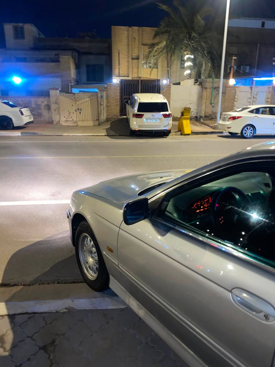 السلام عليكم بي ام صقر للبيع موديل 2000

525 بلاد كير ومحرك بالشرط السيارة جديدة كلش مثل ماواضح بالصورة وبالحقيقة بعد احلى من الصور شرط فقط بيها تصليح الدوس ويحتاجً صبغ الدعاميه ول دوس فقط السيارة معروفة  مواصفاتها تبريد ❄️ ثلج تدفئة سياره مكينه جديده 525 دبل فانوص ✈️وسعر 80وبيها مجال رقم بصره تحويل ثاني يوم لتواصل *********** تنبيه🚨(مراوس حسب القناعه)
